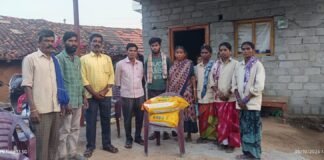 పారిశుధ్య కార్మికుడి కుటుంబానికి గ్రామ పంచాయతీ సిబ్బంది అండ.