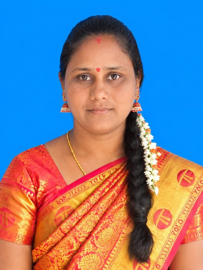 3వార్డు పెద్ద ధనమ్మ లాల్ లక్ష్మీపురం ఇందిరమ్మ ఇండ్లపై&nbsp; ఘాటైన విమర్శలు